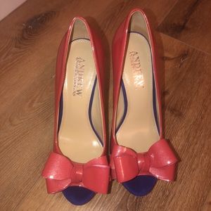Andrew Stevens Pink Patent bow pump